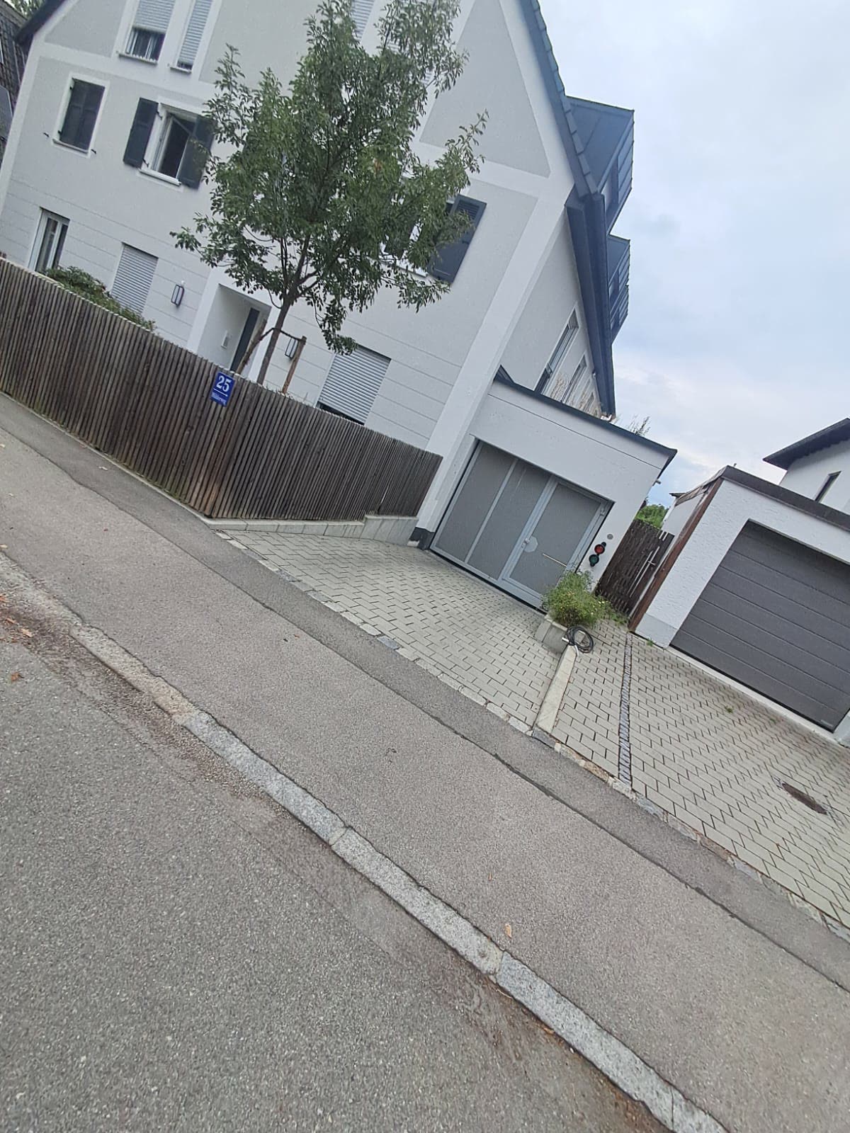Gepflegte Außenanlage